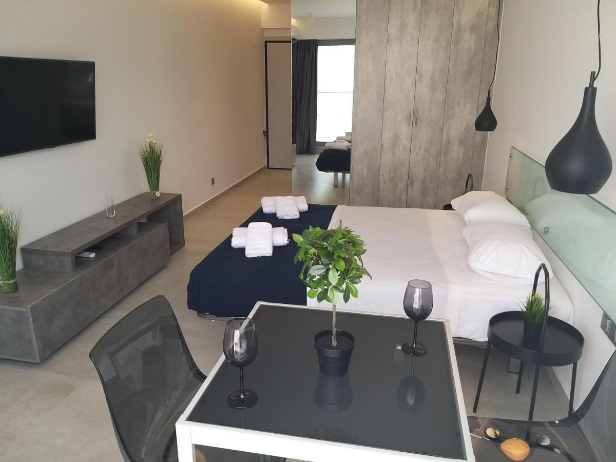 Amazing Apartments @ Aiolou Str. เอเธนส์ ภายนอก รูปภาพ
