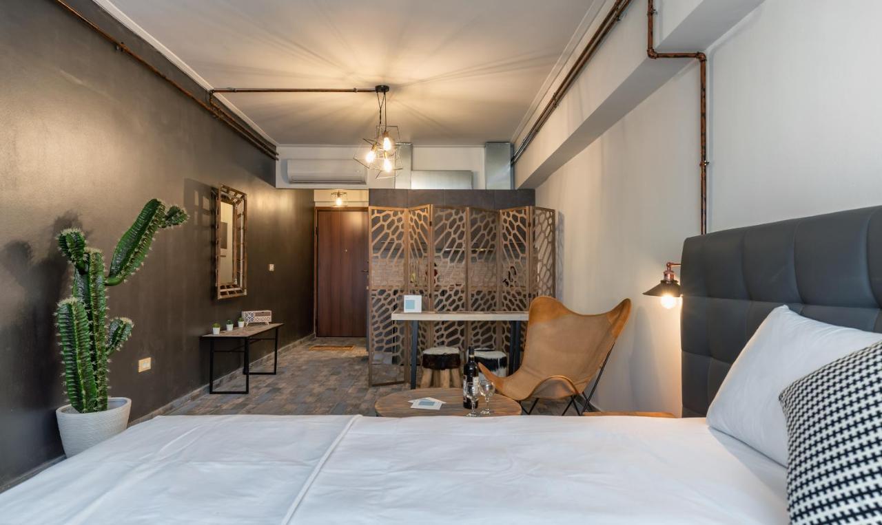 Amazing Apartments @ Aiolou Str. เอเธนส์ ภายนอก รูปภาพ