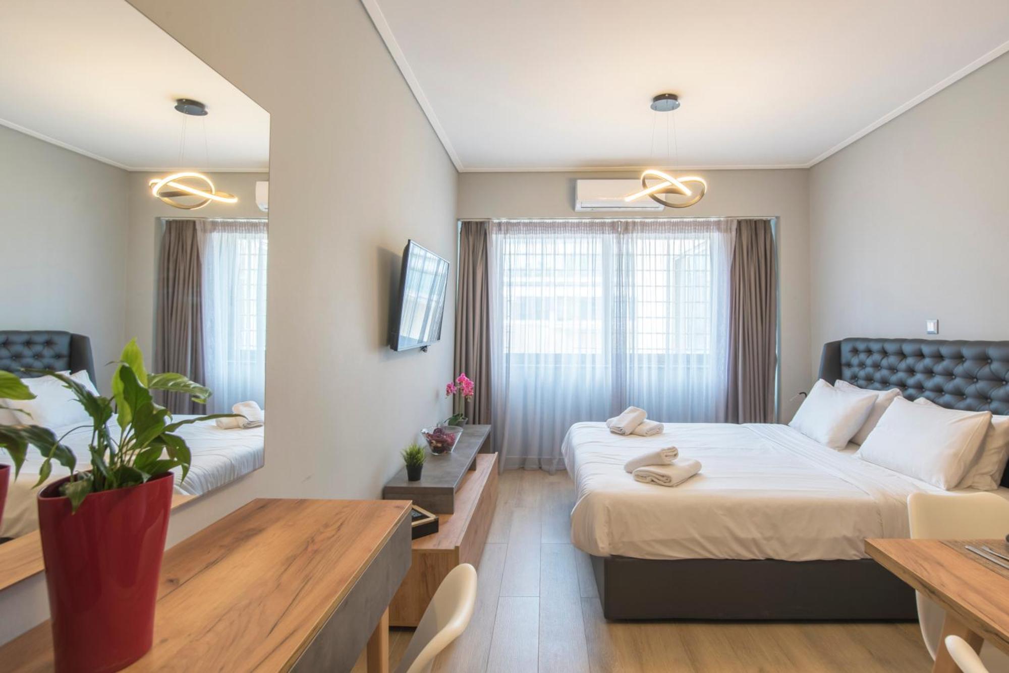 Amazing Apartments @ Aiolou Str. เอเธนส์ ภายนอก รูปภาพ