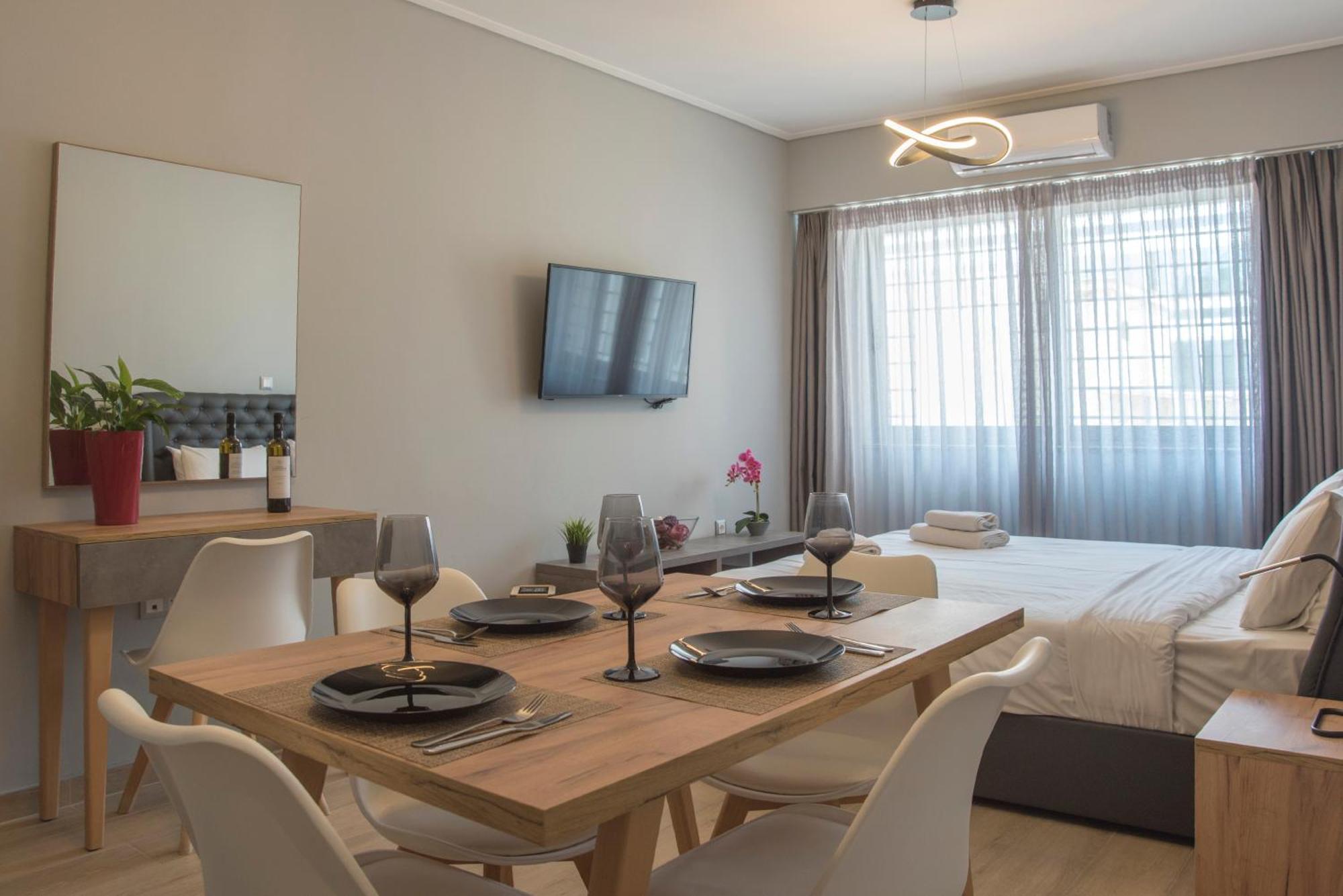 Amazing Apartments @ Aiolou Str. เอเธนส์ ภายนอก รูปภาพ