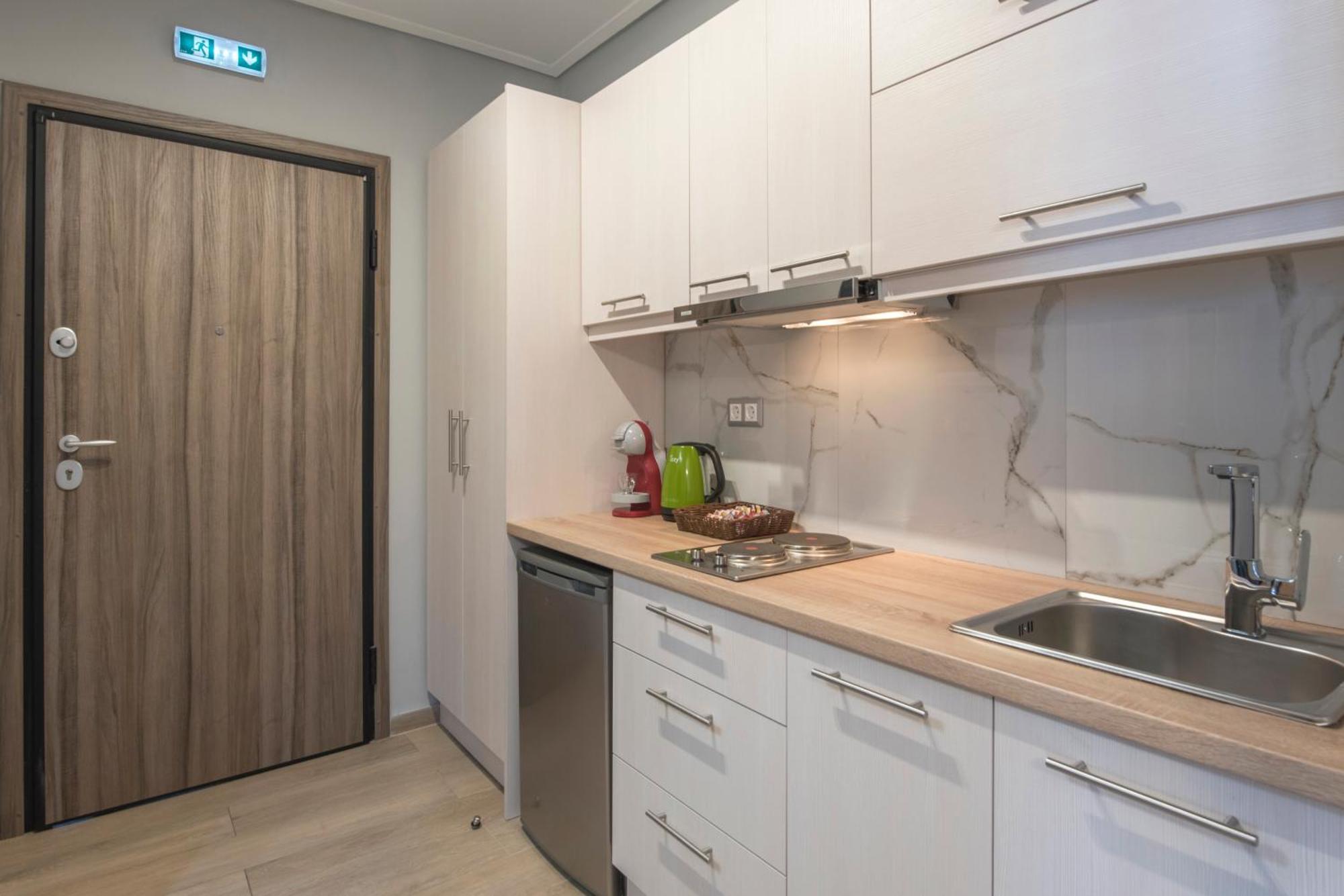 Amazing Apartments @ Aiolou Str. เอเธนส์ ภายนอก รูปภาพ